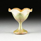 A QUEZAL ART GLASS FOOTED COMP