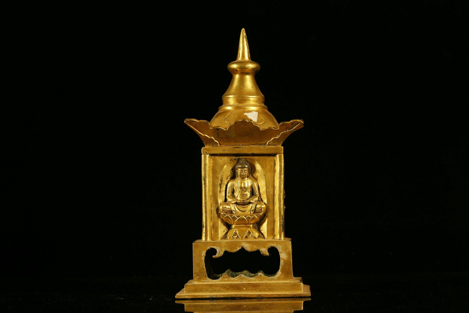 A RARE AND FINE GILT-BRONZE PAGODAA