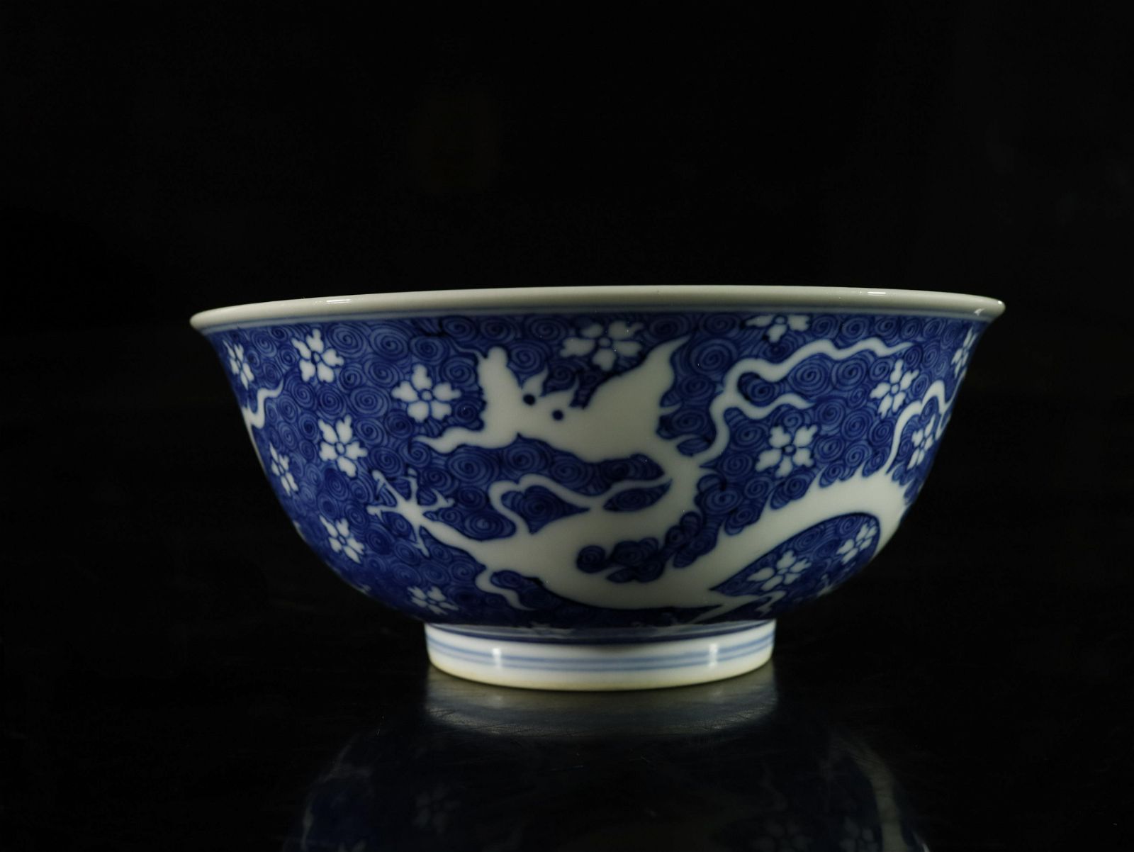 A RARE BLUE AND WHITE 'FLOWER'