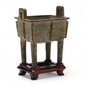 A RARE CHINESE BRONZE FANG DIN