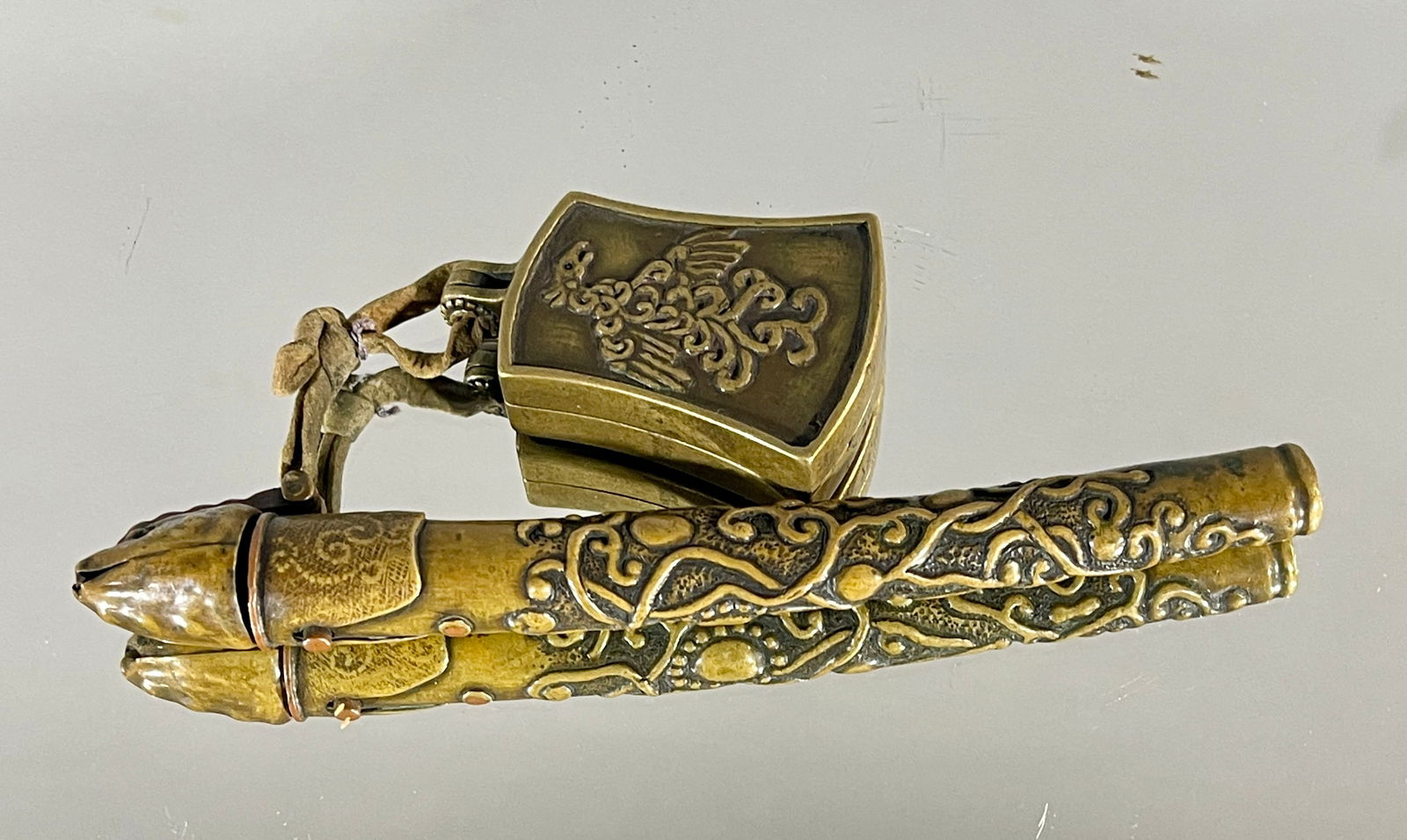 A RARE SENTOKU YATATE (PORTABLE
