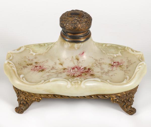 A RARE WAVECREST ART GLASS