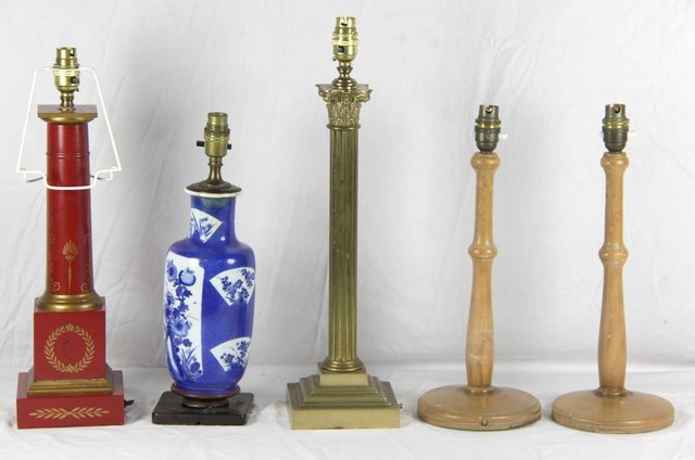A red and gilt decorated table lamp