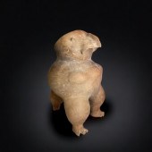A red Neolithic pottery eagle