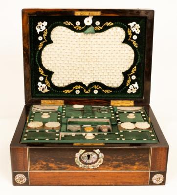 A Regency amboyna and rosewood