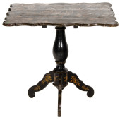 A REGENCY STYLE CHINOISERIE PA