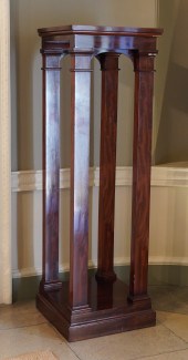 A REGENCY STYLE MAHOGANY TABLE