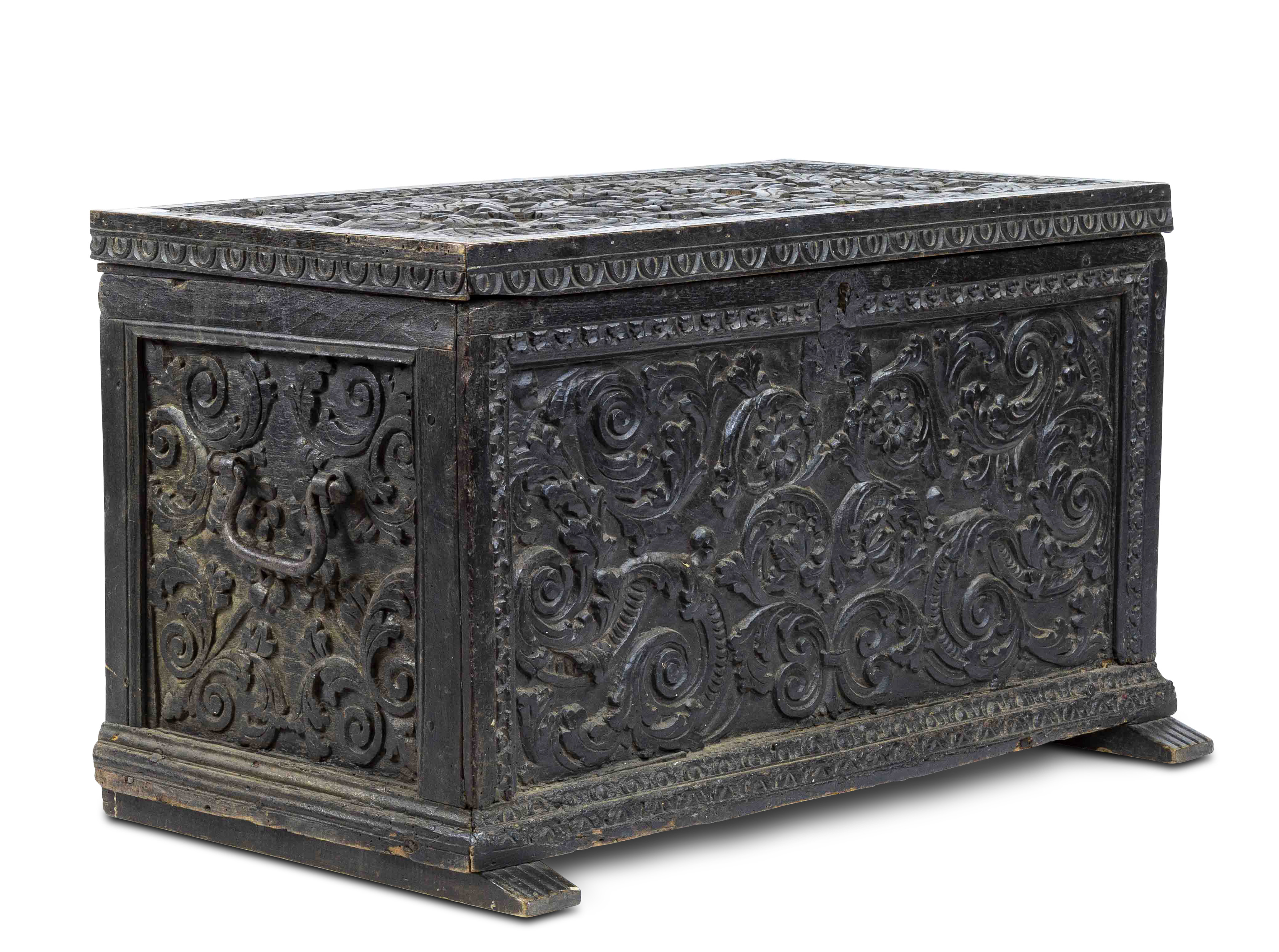 A RENAISSANCE CHEST 16TH / 17TH