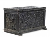 A RENAISSANCE CHEST 16TH / 17T