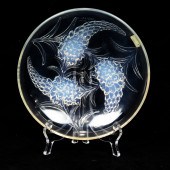 A RENE LALIQUE OPALESCENT GLAS