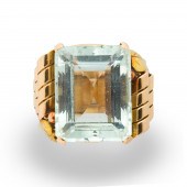 A RETRO AQUAMARINE AND EIGHTEE