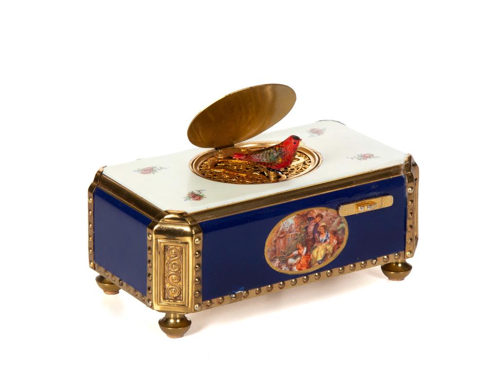 A REUGE SINGING BIRD AUTOMATON