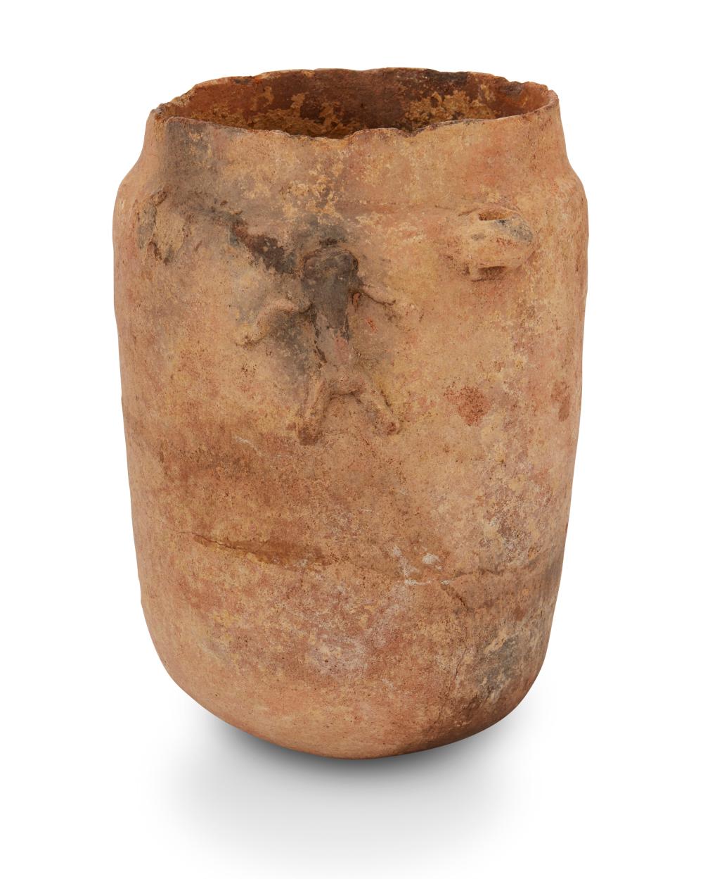 A RIO MAGDALENA CERAMIC URNA Rio