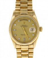 A ROLEX 18CT GOLD WRISTWATCH <