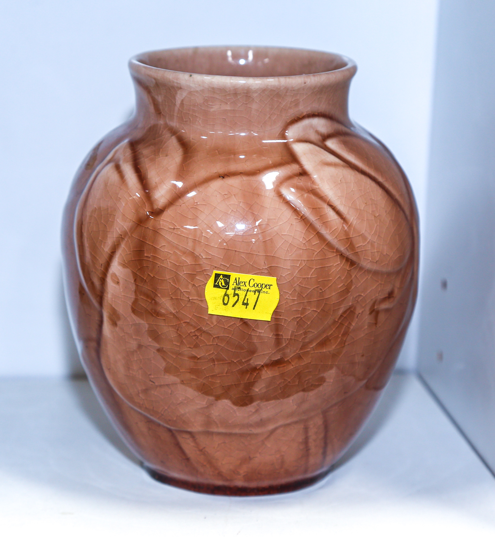 A ROOKWOOD ART POTTERY VASE Pattern