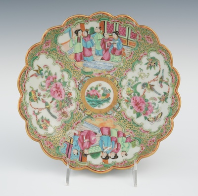 A Rose Mandarin Medallion Scalloped