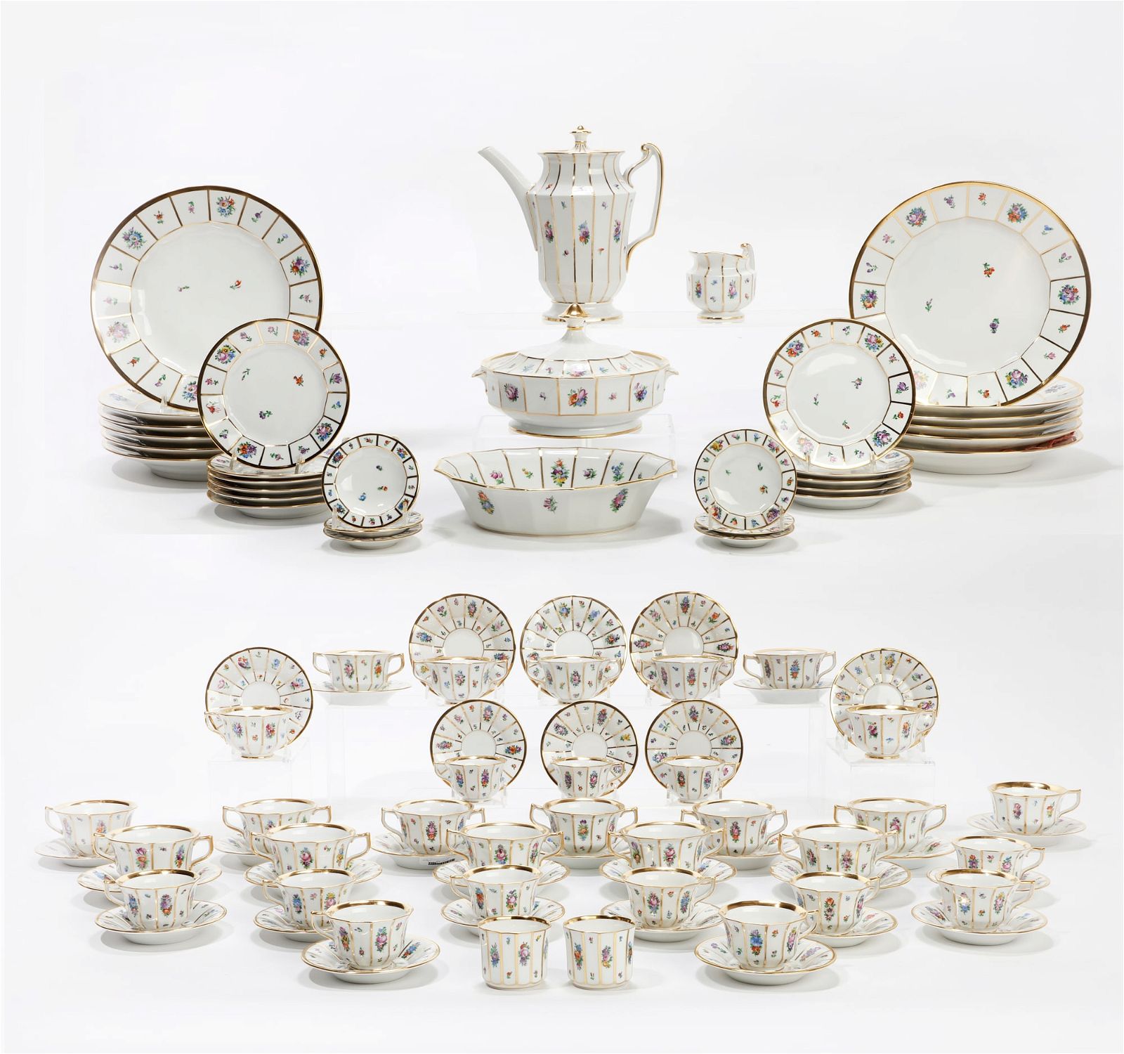 A ROYAL COPENHAGEN PORCELAIN