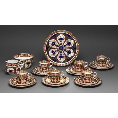 A Royal Crown Derby Imari pattern