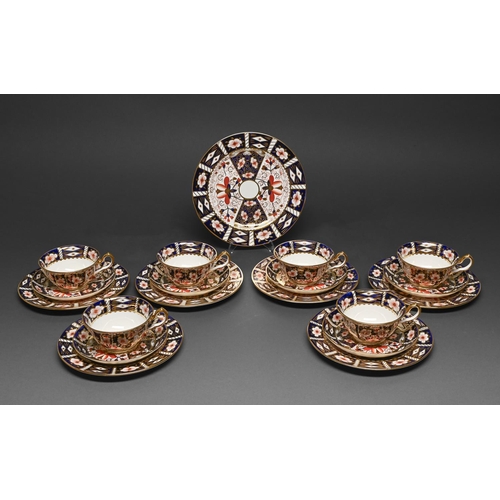 A Royal Crown Derby Old Derby