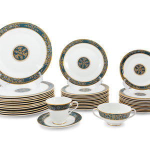 A Royal Doulton Carlyle Dinner