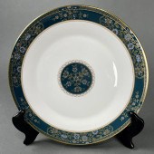 A ROYAL DOULTON PORCELAIN DINN