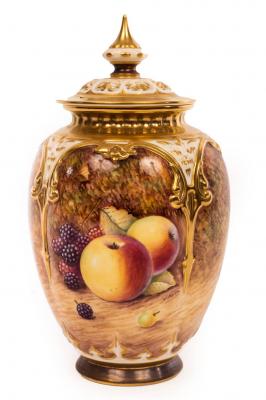 A Royal Worcester pot pourri vase