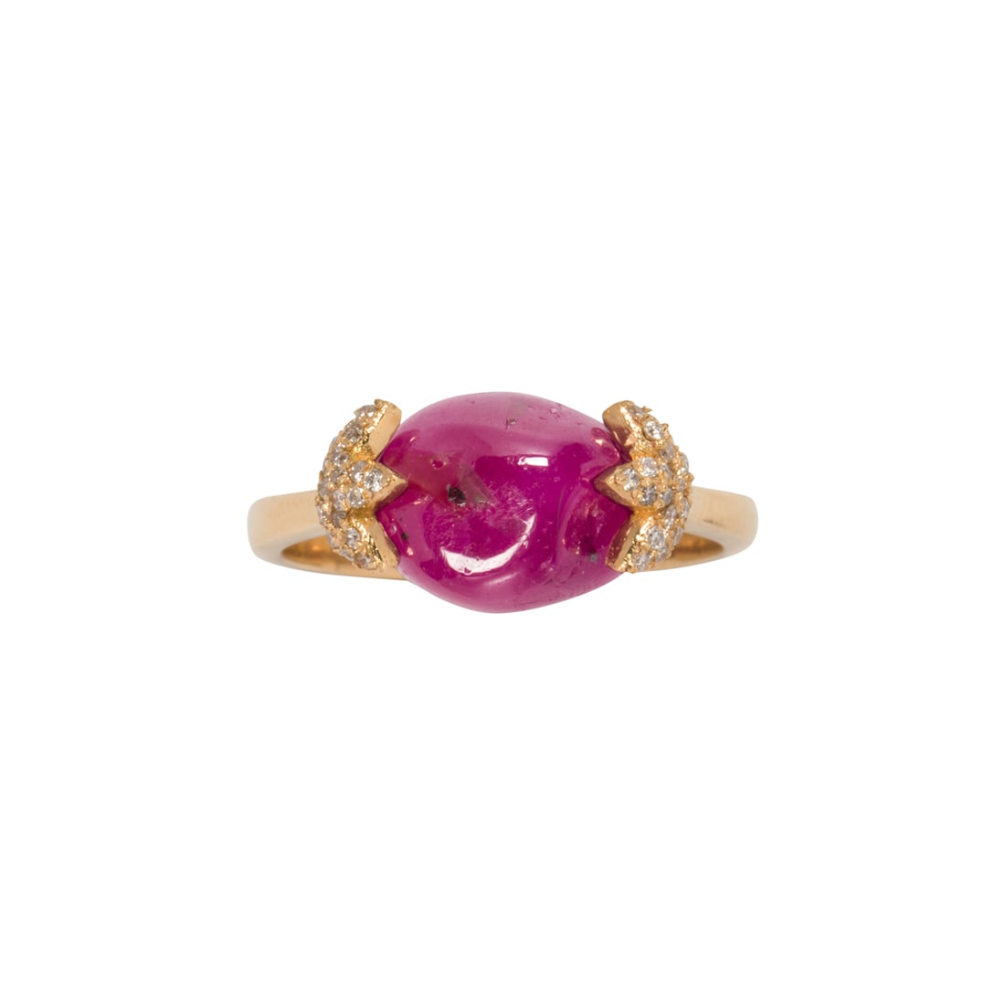 A RUBY AND DIAMOND 18K GOLD RINGA