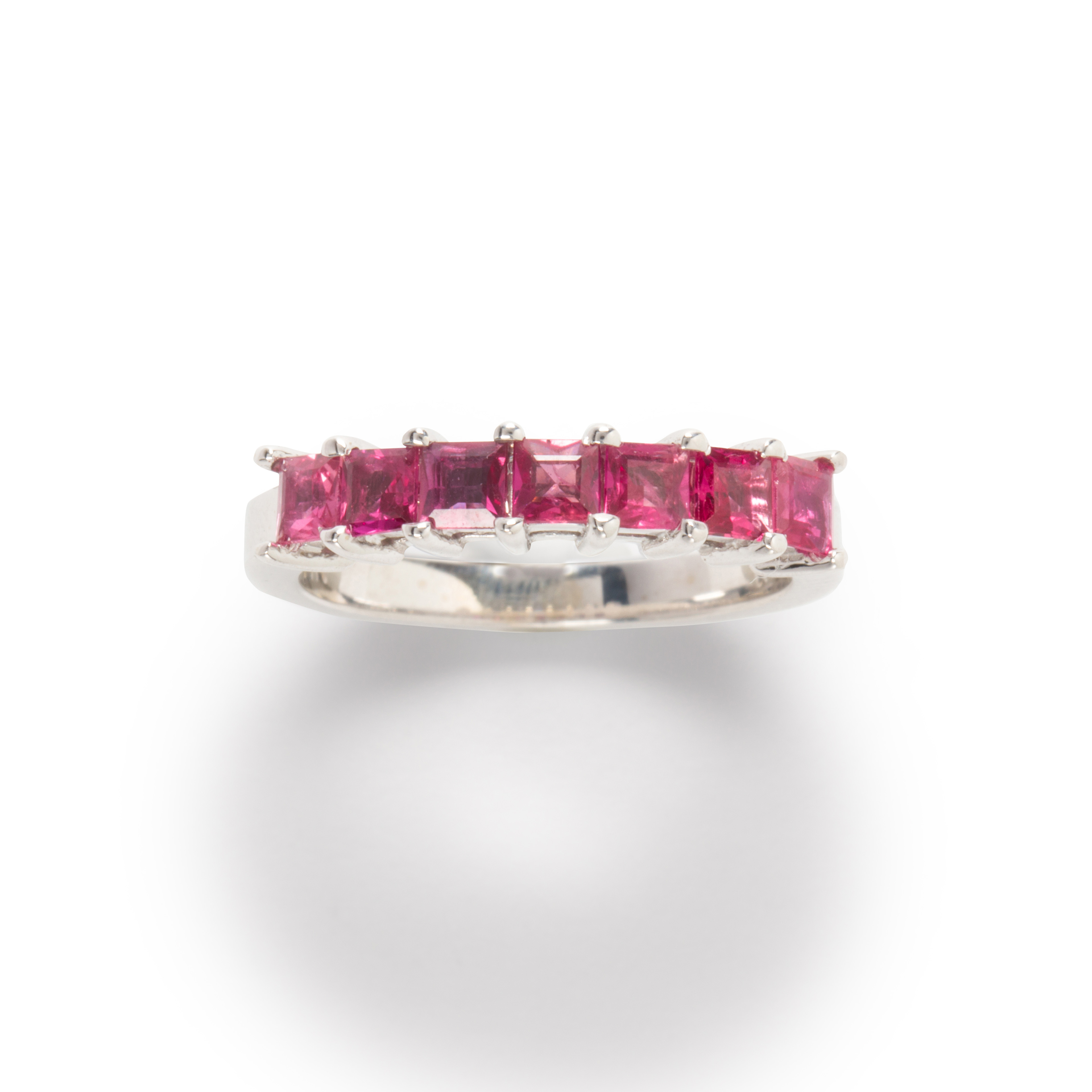 A RUBY AND FOURTEEN KARAT WHITE