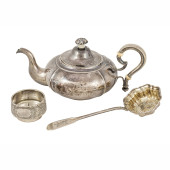 A RUSSIAN .875 SILVER TEAPOT A