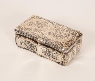 A Russian silver and niello snuff