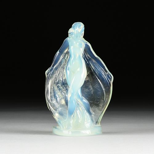 A SABINO "NUDE DANCER" GLASS
