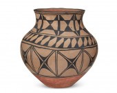 A SANTO DOMINGO PUEBLOAN OLLA