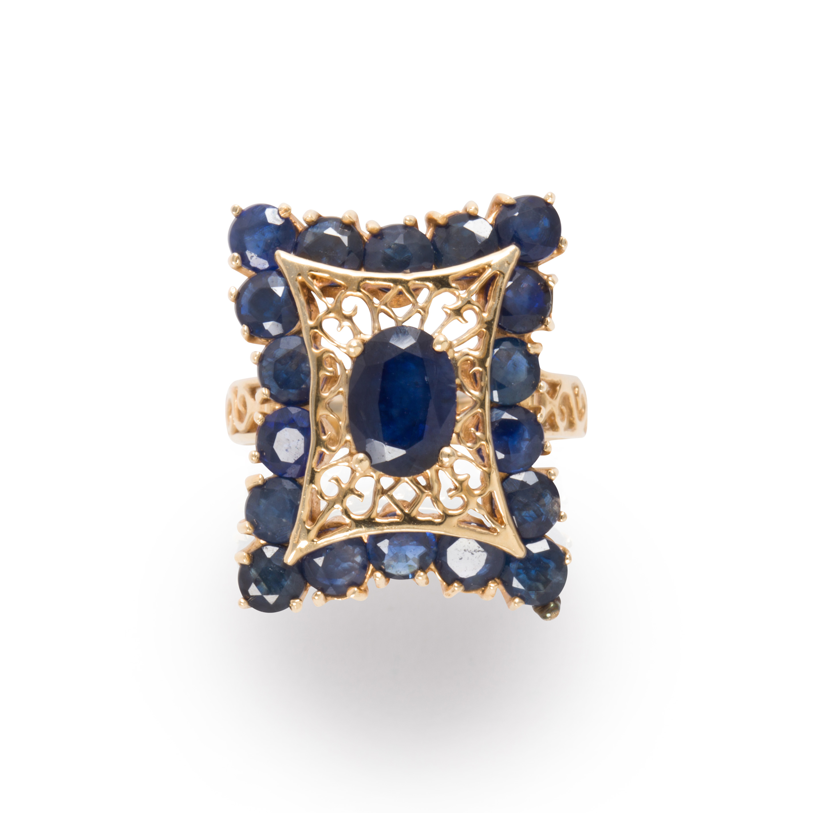 A SAPPHIRE AND FOURTEEN KARAT