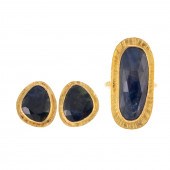 A SAPPHIRE RING & MATCHING EAR