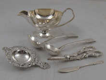 A sauceboat London 1892 two