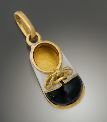 A Scarabeo 18k Gold and Enamel Shoe