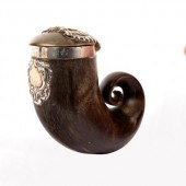 A Scottish ram's horn snuff mu