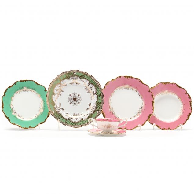 A SELECTION (86) OF ANTIQUE