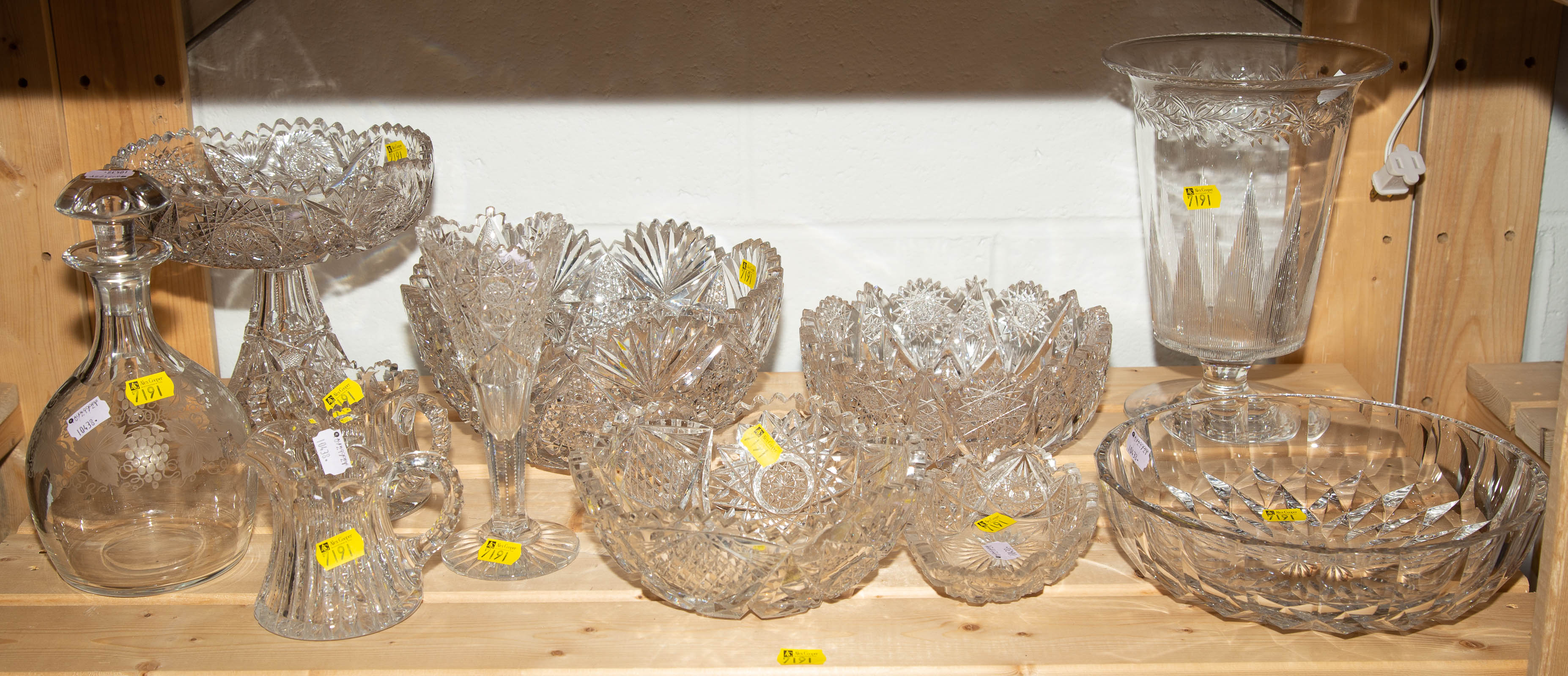 A SELECTION OF CUT GLASS ITEMS