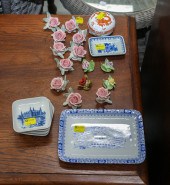 A SELECTION OF PORCELAIN ITEMS