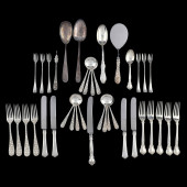 A SELECTION OF STERLING SILVER