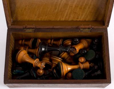 A set of boxwood and ebonised chess