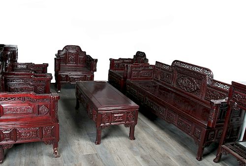 A SET OF EIGHT PIECES FURNITUREA