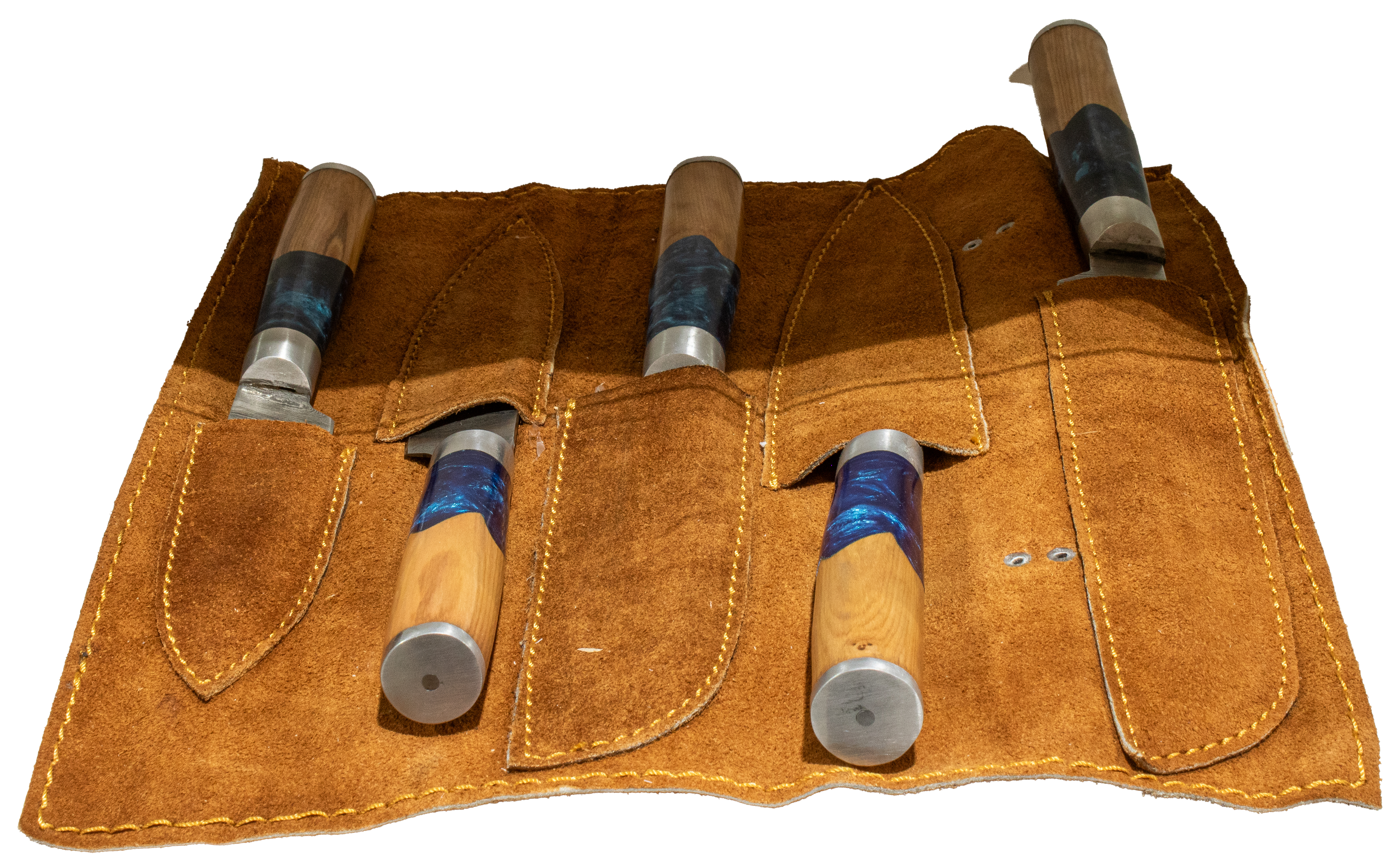 A SET OF FIVE DAMASCUS STEEL KNIVES