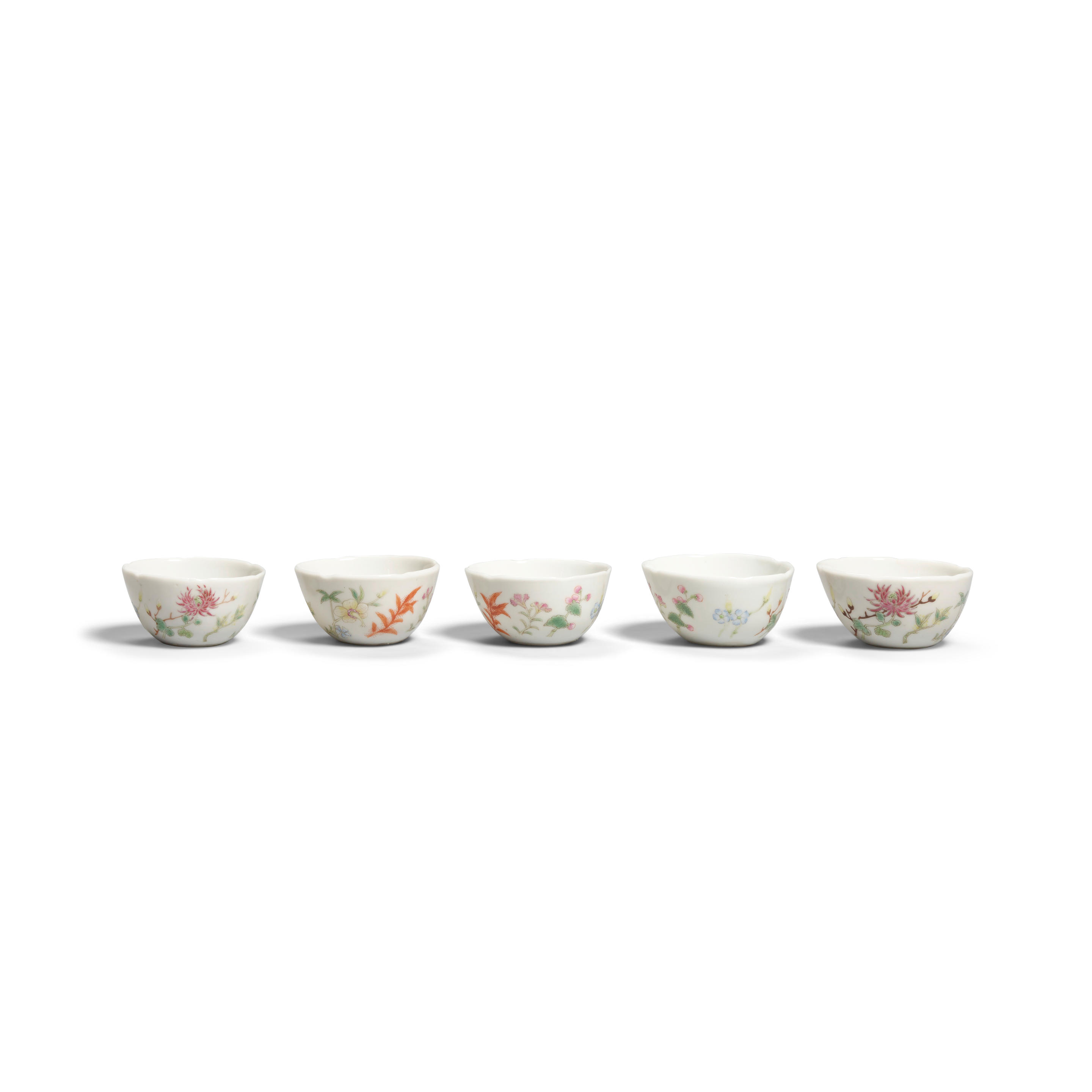 A SET OF FIVE FAMILLE-ROSE CUPS KAI