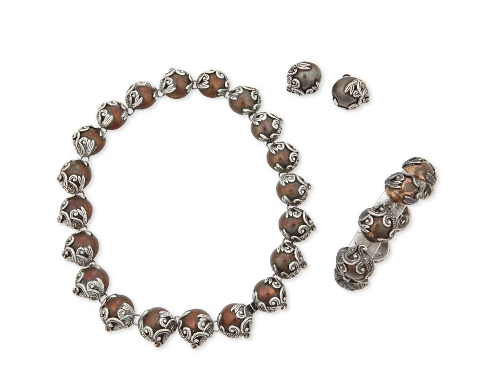 A SET OF LOS CASTILLO MIXED METAL