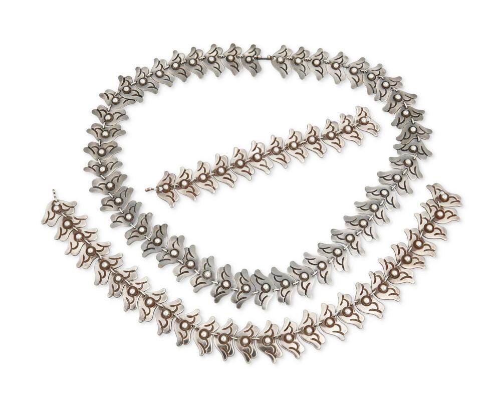 A SET OF LOS CASTILLO SILVER