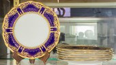 A SET OF SEVEN ROYAL CROWN DER