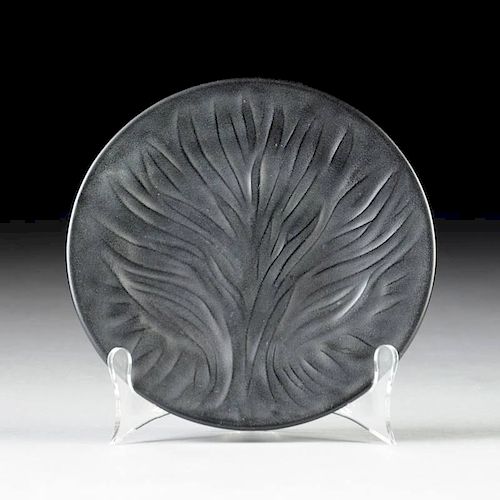 A SET OF SIXTEEN LALIQUE FROSTED