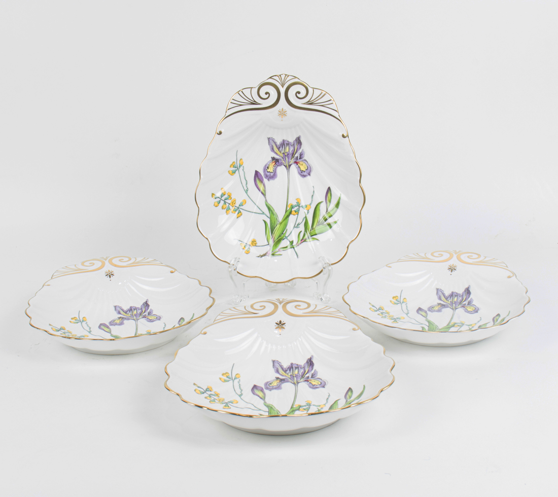A SET OF SPODE PORCELAIN FLORAL